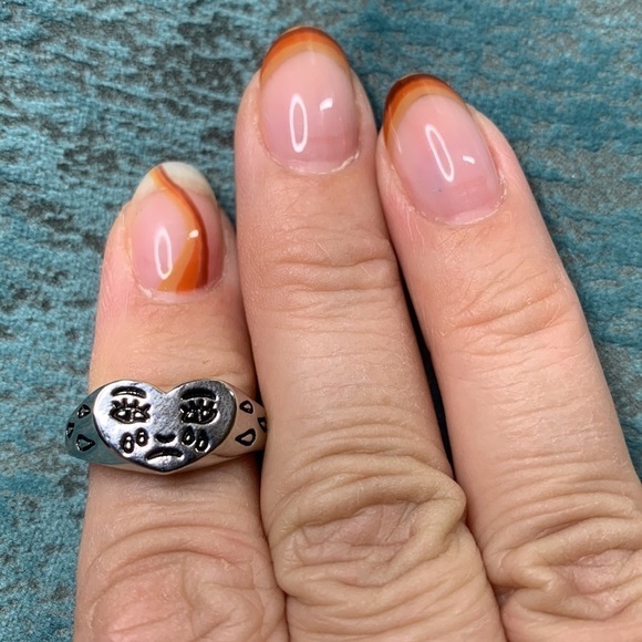 Silver crying heart face rings various sizes new - Picture 1 of 7
